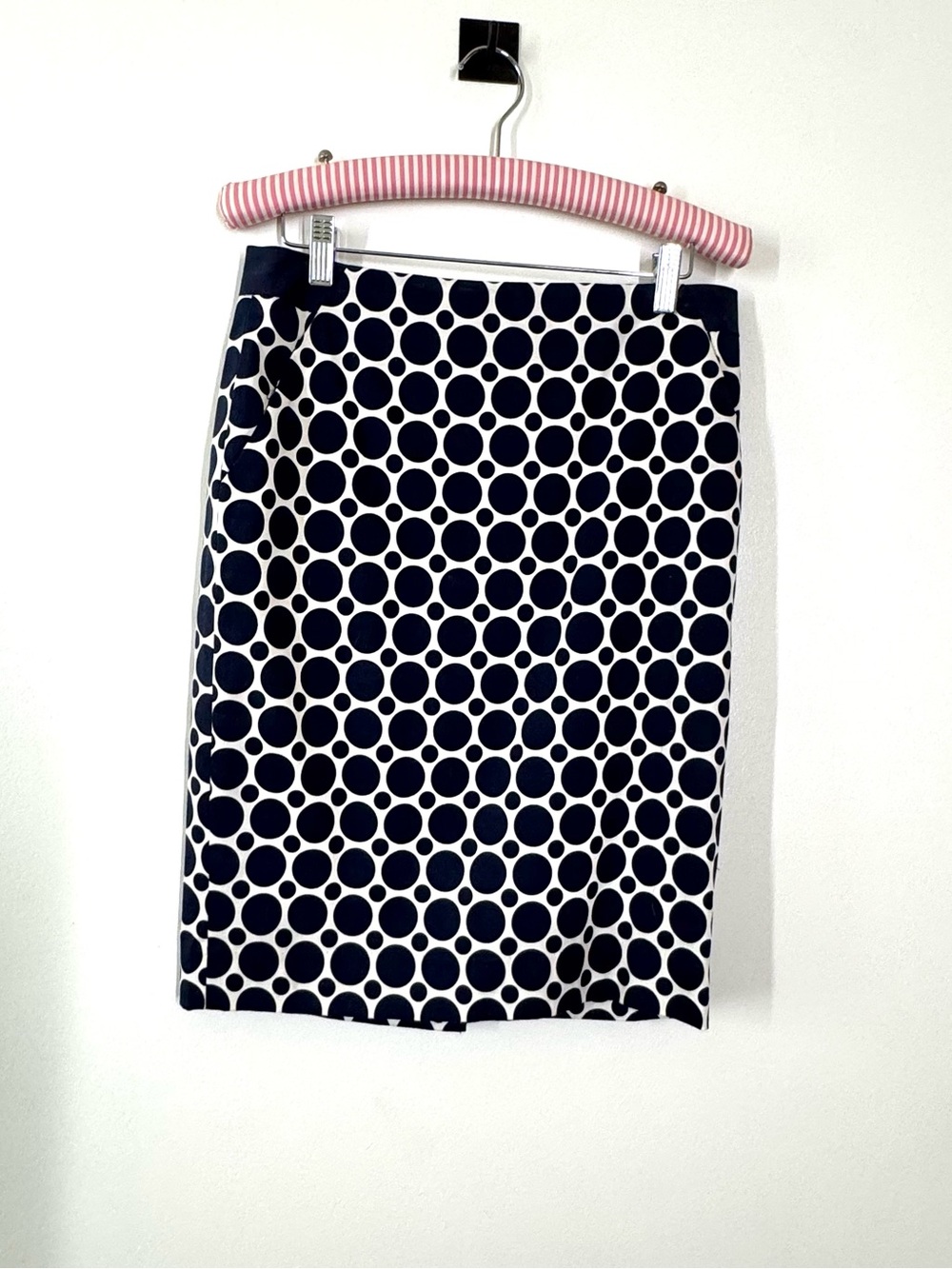 NWT - The Limited Navy and White Polka Dot Pencil Skirt hidden zipper Stretch